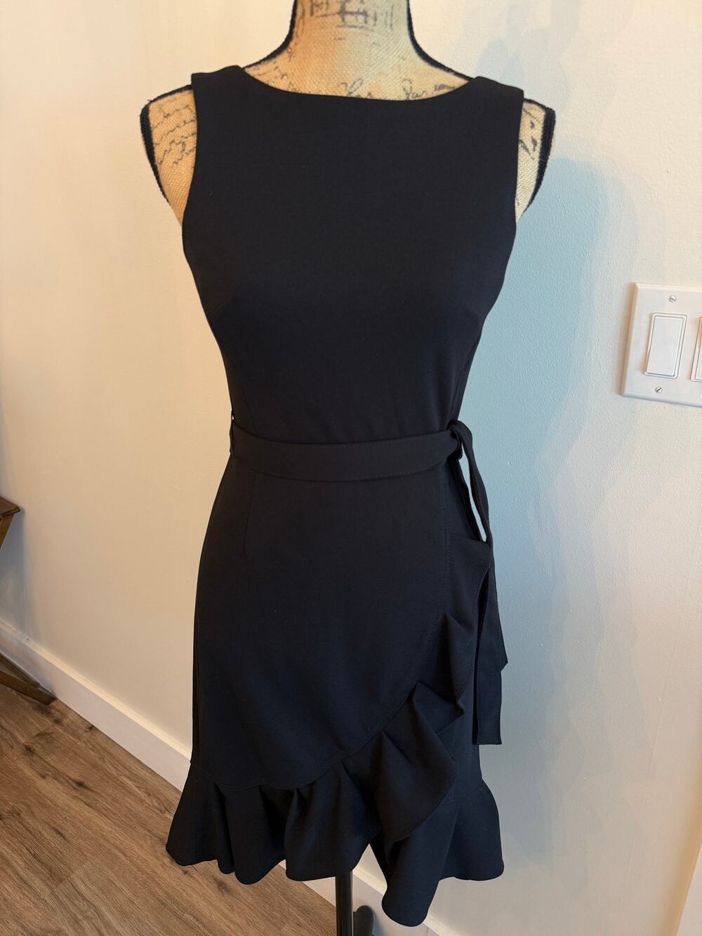 Calvin Klein Sleeveless Belted Ruffle Bottom Dress Size 2